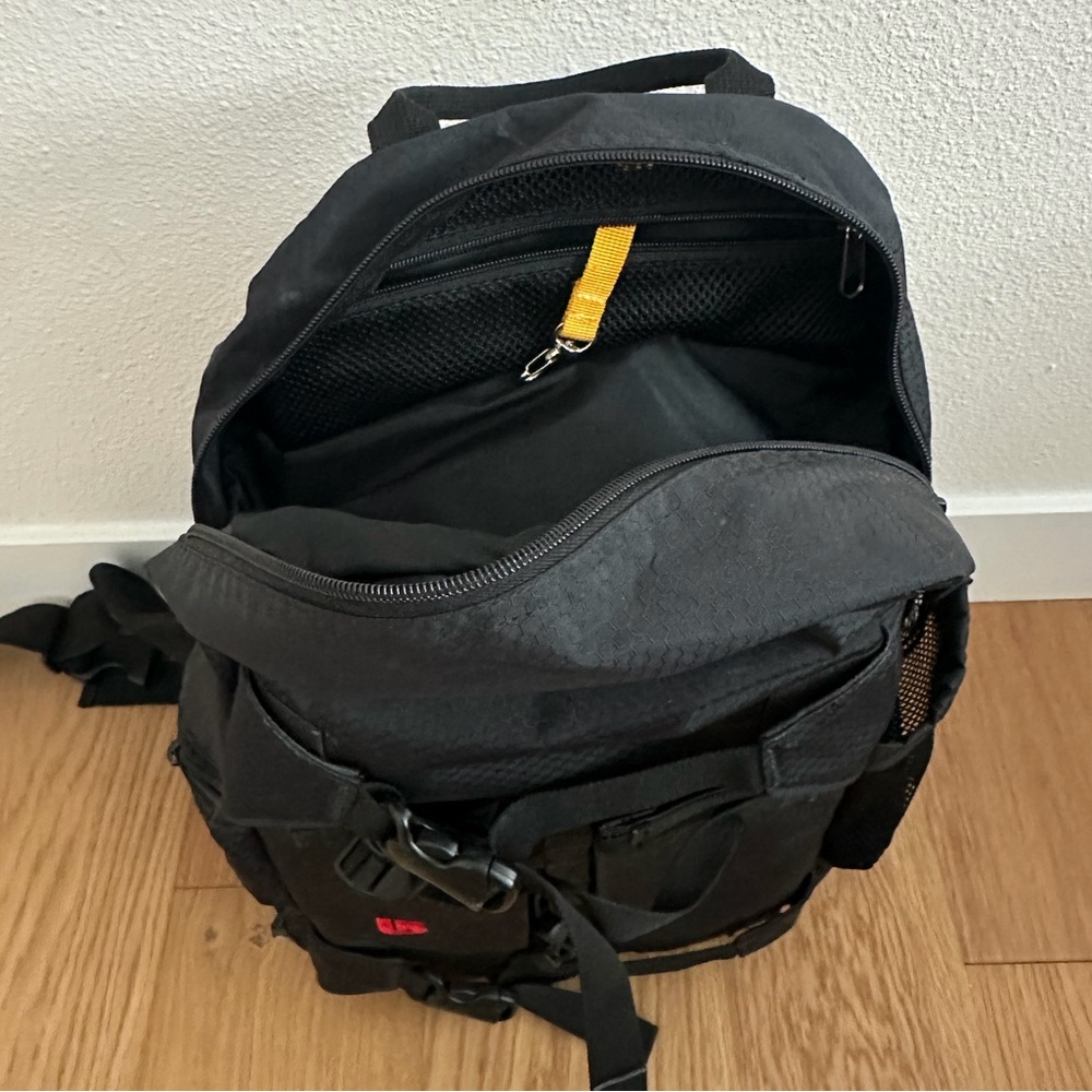 Burton Black Camera Backpack - Picture 7 of 8